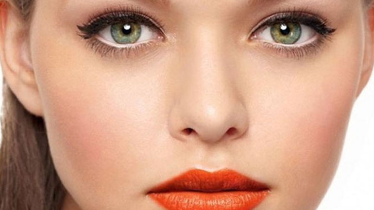 Αυτά είναι τα βήματα για να κάνετε ένα sexy μακιγιάζ